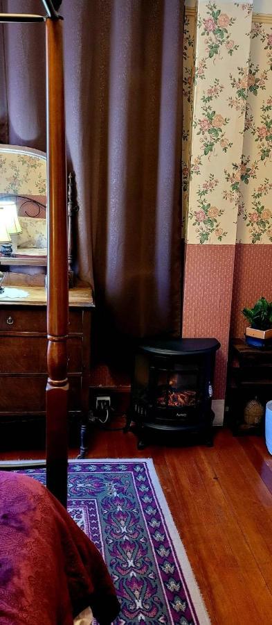 Marketa'S Bed And Breakfast Bed & Breakfast Victoria