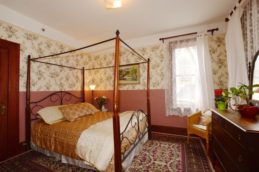 Marketa'S Bed And Breakfast Bed & Breakfast
